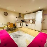 Bright Flat In Bricklane-Aldgate