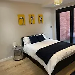 Richardson Deluxe Apartments - 3 Bed