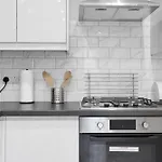 Your Cosy Stay Modern 3 Double Bedroom Apartment - Fully Furnished - 5 Mins Walk To Stn