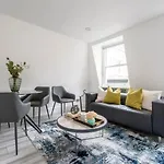 Beautiful Notting Hill Apt