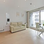 Spacious Flat Near South Bank By Underthedoormat