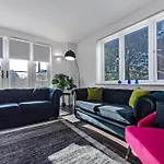Charming And Modern 2 Bedroom Flat