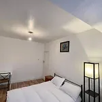 Twin Tranquility- Room In Leyton