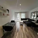 Stylish 1-Bed Flat With Sofa-Bed In London