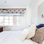 Executive Knightsbridge Apartment