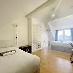 Large Cosy Property 15Min From Central London
