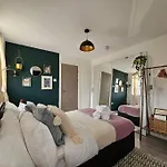 Stylish Putney Village Flat
