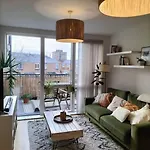 Spacious 2-Bedroom Apartment In Central Location, Modern Amenities, Walking Distance To Attractions