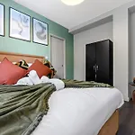 Newly Renovated 1 Bdr Flat - Central Location