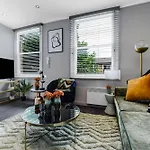 Newly Renovated 1 Bdr Flat - Central Location