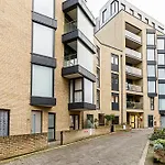 Spacious And Trendy Shoreditch Flat