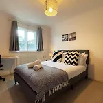 Rebecca Place At Whitechapel - 2 Double Beds, 1 Sofa Bed, Max 5 People
