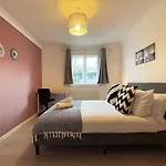 Rebecca Place At Whitechapel - 2 Double Beds, 1 Sofa Bed, Max 5 People
