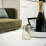 Nancys Place In Notting Hill Hosted By Airoperate