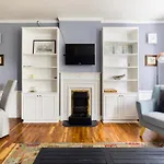 Pass The Keys Spacious And Central 2 Bedroom Flat In Chelsea