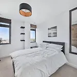 Great 2 Bed Flat With City View