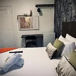 R1 Superking Sized Bed & 65\