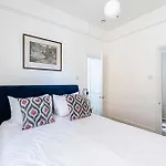 Stunning Maida Vaile Apartment