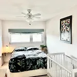 Central London Skyline View Highest Floor Service Apartment
