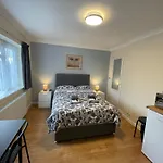 Kensal Lodge 2 Guest House