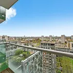 Entire 1 Bedroom Apartment Short Term Rental & Flexible Renting Canary Wharf With Free Wifi