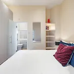 Superb One Bedroom Apartment In Soho
