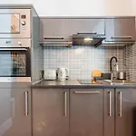 Luxury One Bedroom Flat In Westbourne Terrace