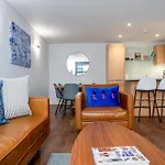Modern & Spacious 2 Bedroom In Central London