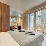 Stay At Piccadilly