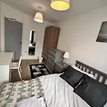 Double And Single Rooms In Bromley By Bow
