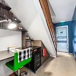2Bed Garden House W/Hot Tub, Sauna & Cinema Room