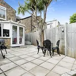 Your Chic 3Br Home Comfort And Style In London