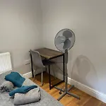 2 Bedroom Apartment Chiswick Park Tube Station