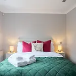 Gorgeous House In Heart Of Notting Hill