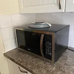 Fabulous Furnished Apartment In Beckton