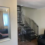 Fabulous Furnished Apartment In Beckton