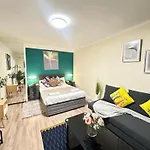 Hyde Park Studio Apartment