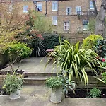 Stylish Garden Flat