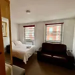 Stay In Bloomsbury2