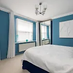 Cosy And Stylish Chelsea 2 Bedroom Flat