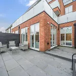 Amazing 3 Bedroom Flat In The Heart Of Wimbledon