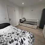 Private Room Near Central Ideal For City Explorers