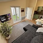 Apartment With Balcony - On High Street - Sleeps 6