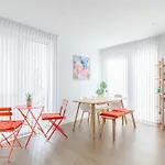 Stylish 2Bd Oasis Wbalcony South East London!
