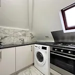 Natalie\'S Apartment In Wembley