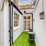 Stunning 2Bd Flat In South Kensington With A Patio