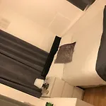 Charming 3-Bed Flat In London