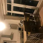 Charming 3-Bed Flat In London