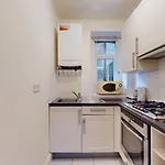 2 Bedroom Flat In Marylebone