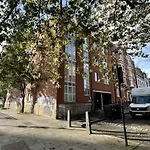 2 Bedroom Flat In Marylebone